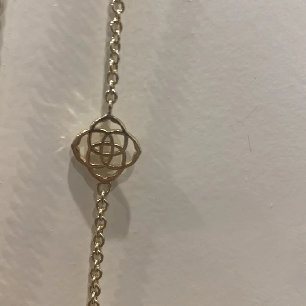 Kendra Scott Gray Cats Eye Sonya Station Necklace - Picture 3 of 6